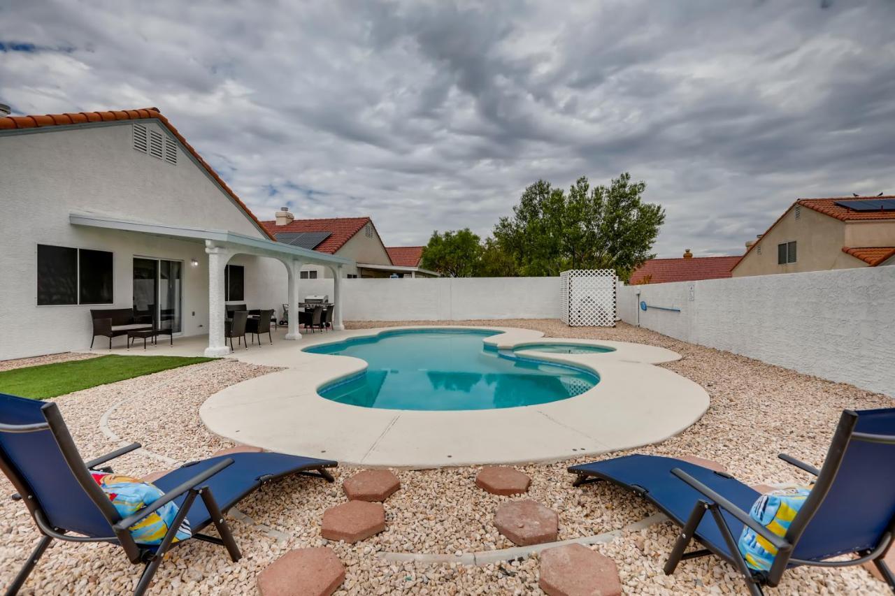 Luxurious House With A Pool, Spa, And Patio, Sleeps 6 Comfortably لاس فيغاس المظهر الخارجي الصورة