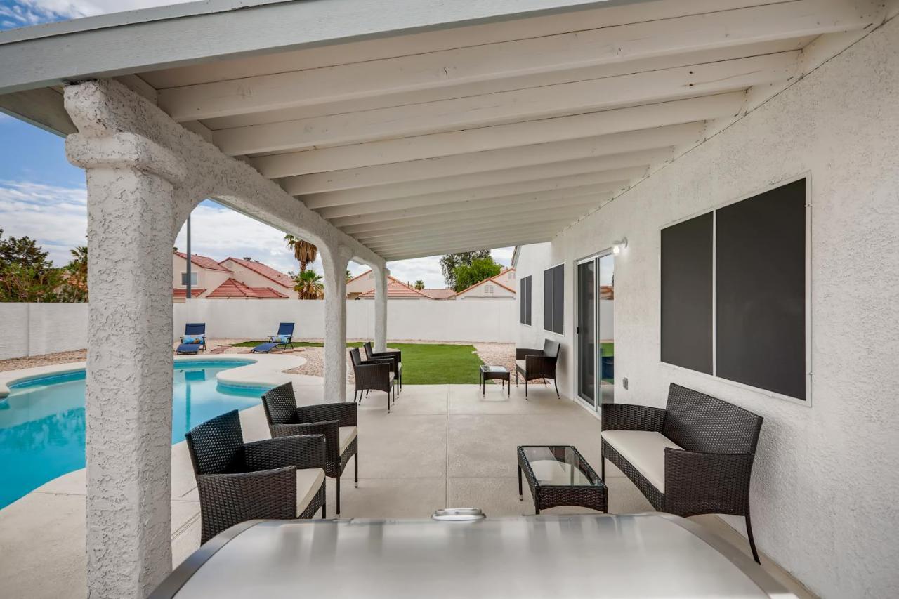 Luxurious House With A Pool, Spa, And Patio, Sleeps 6 Comfortably لاس فيغاس المظهر الخارجي الصورة